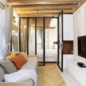 https://superb-apartment-place-des-vosges-le-marais.fr-paris.fr